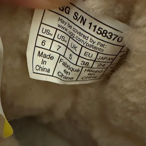 UGG Classic Mini Pumped Molded Boots Gender-inclusive. US men 6/women 7 - Picture 3 of 8